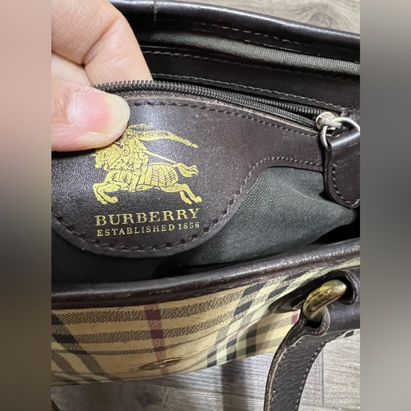 Authentic Vintage Burberry Haymarket Check Coated Canvass Shoulder Bag - Picture 7 of 11